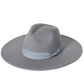 Chapeau Fedora avec motifs abstraits, vue de profil