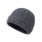 Bonnet tricoté bleu marine, détail sur la couture