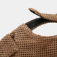 Bonnet marron en tricot épais, vue de côté