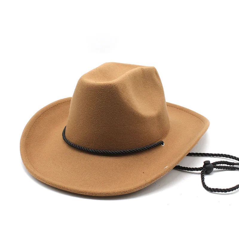 Chapeau cowboy en cuir avec détails de couture visibles