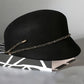 Vue de dessus d'un chapeau cloche, couleur neutre