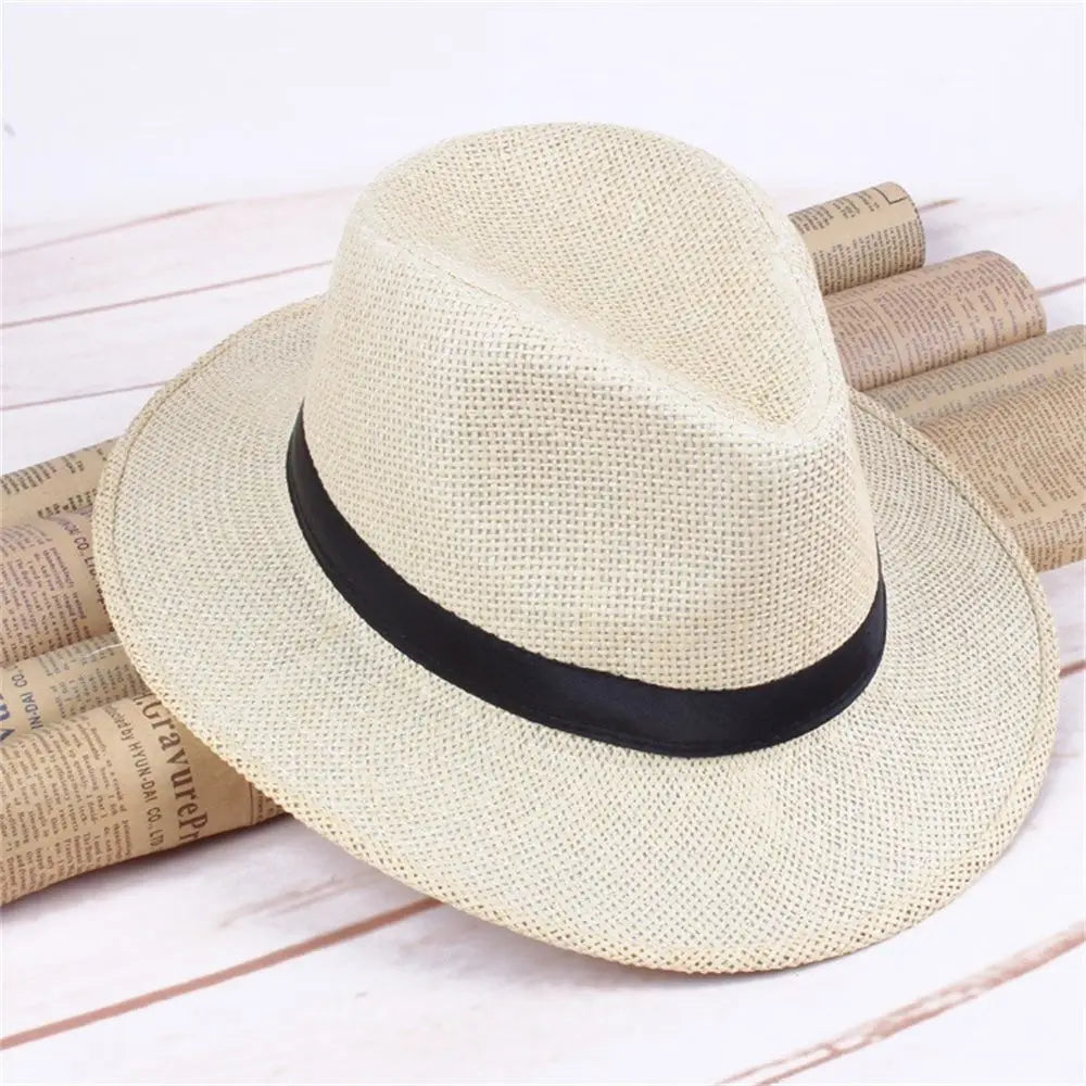 Chapeau de paille suspendu à un crochet en bois