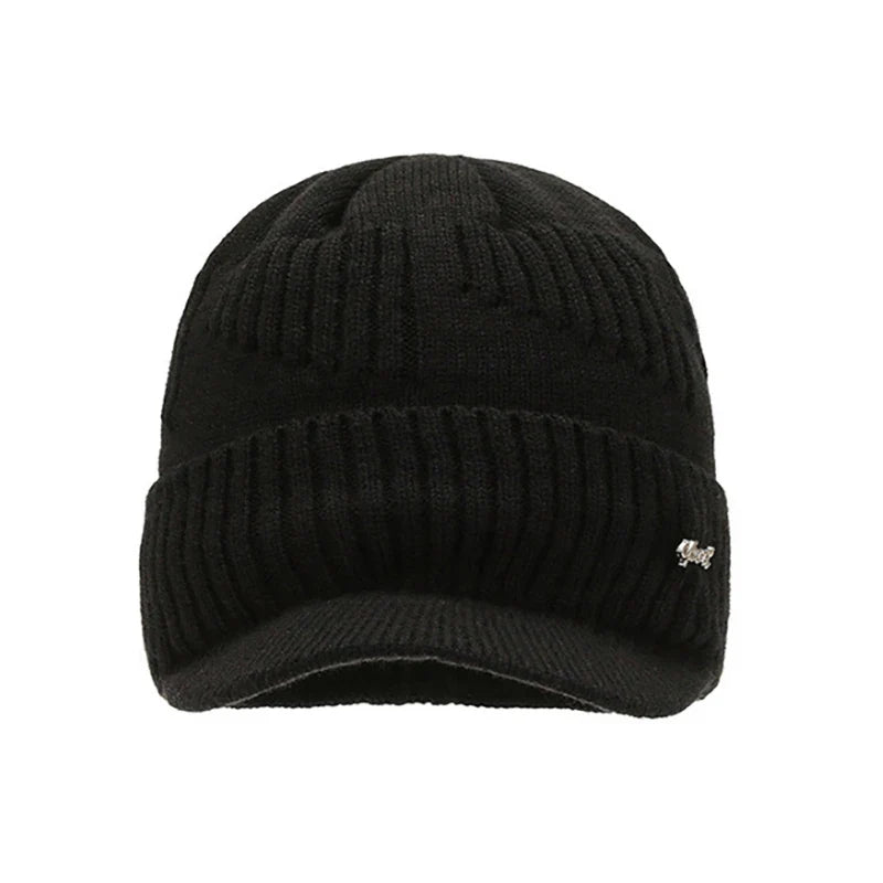 Homme portant un bonnet casquette, style urbain décontracté