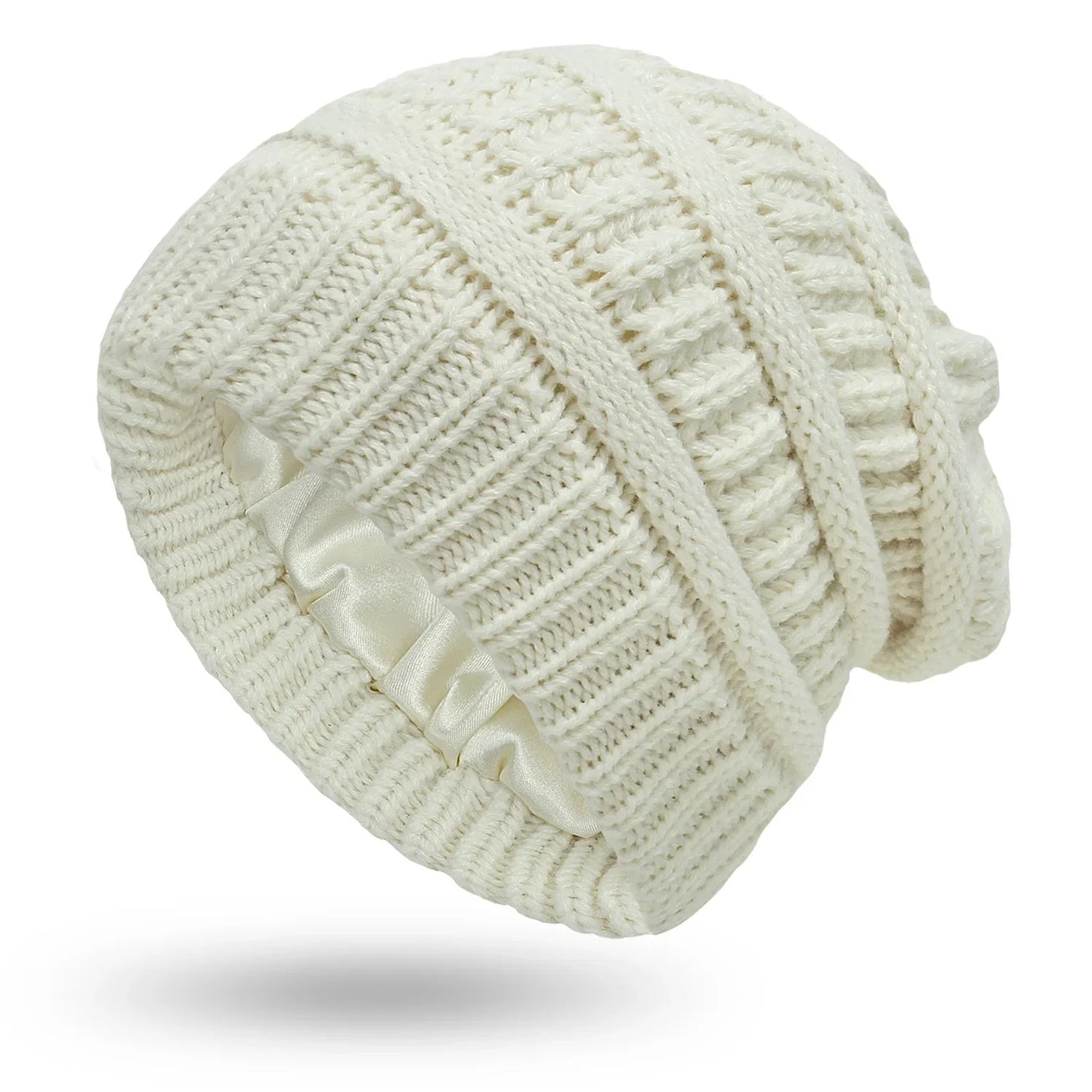 Femme portant le bonnet, cheveux protégés et élégants