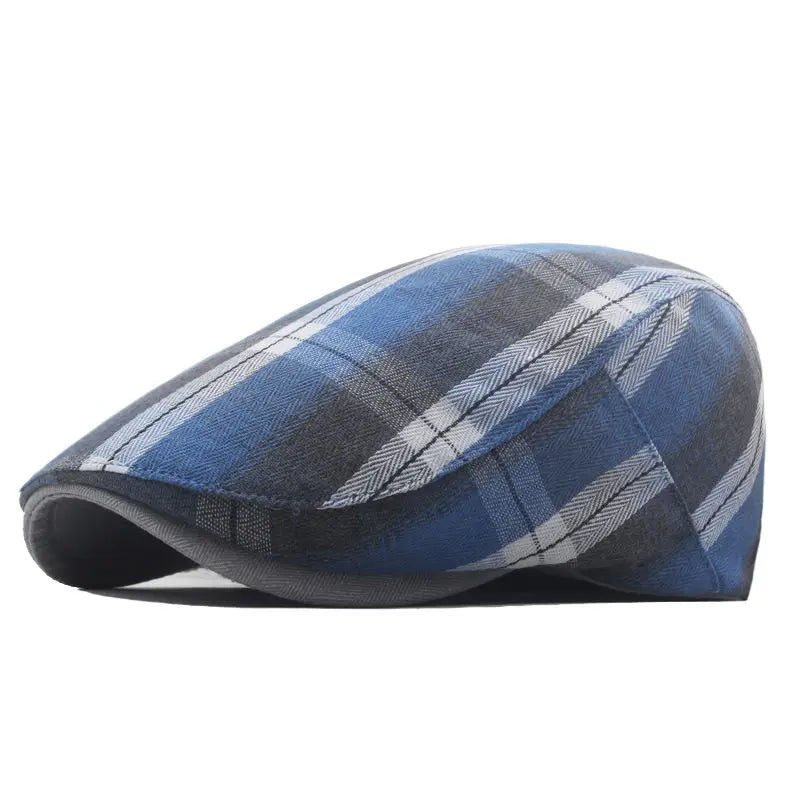 Béret en coton sur fond de feuilles d'automne