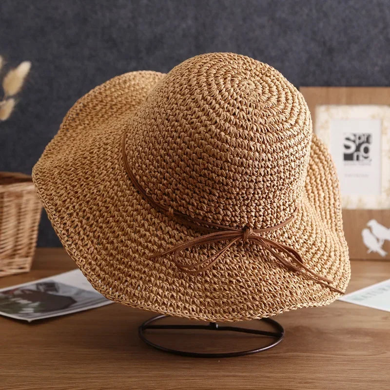Détail du tressage serré du chapeau de paille