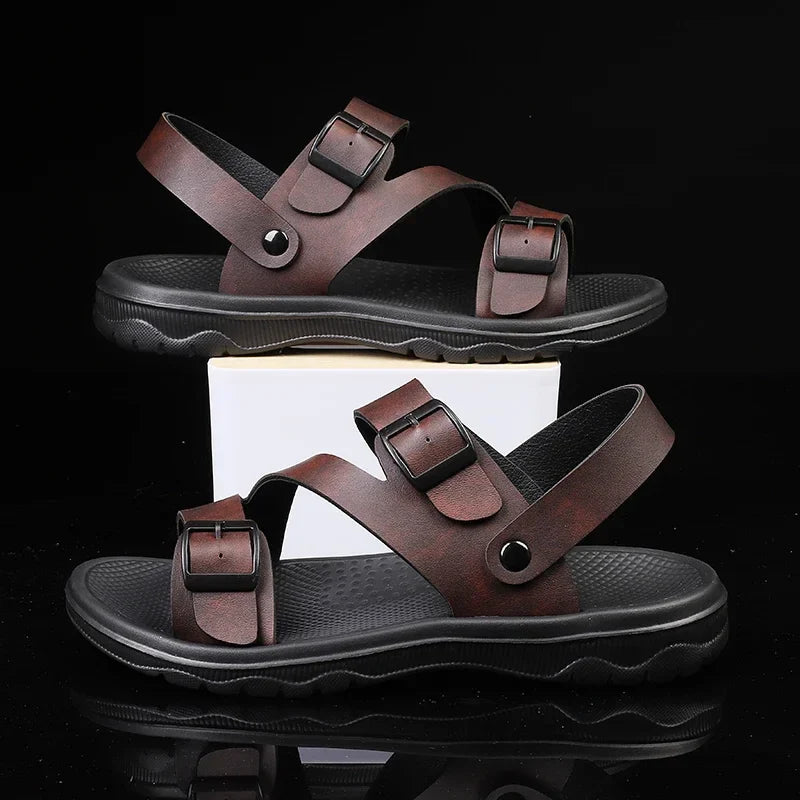 Sandales montrant la semelle basse et confortable