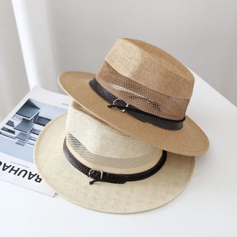 Gros plan sur la bande ajourée du chapeau Panama