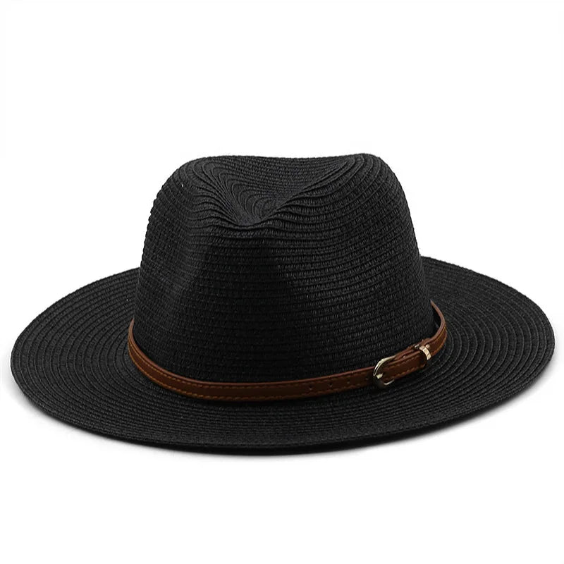 Chapeau Panama sur une plage ensoleillée