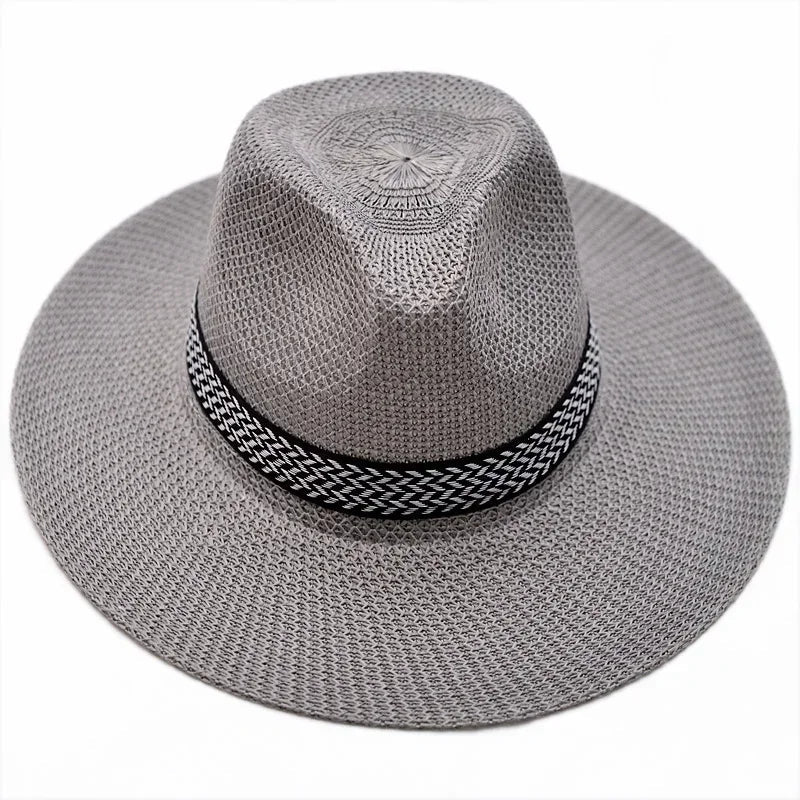 Chapeau Panama porté par un mannequin en extérieur