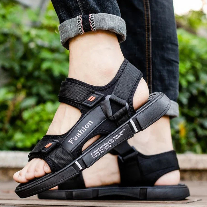Sandales sport homme avec sangles contrastées et semelle antidérapante