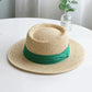 Détail de la calotte plate du chapeau canotier