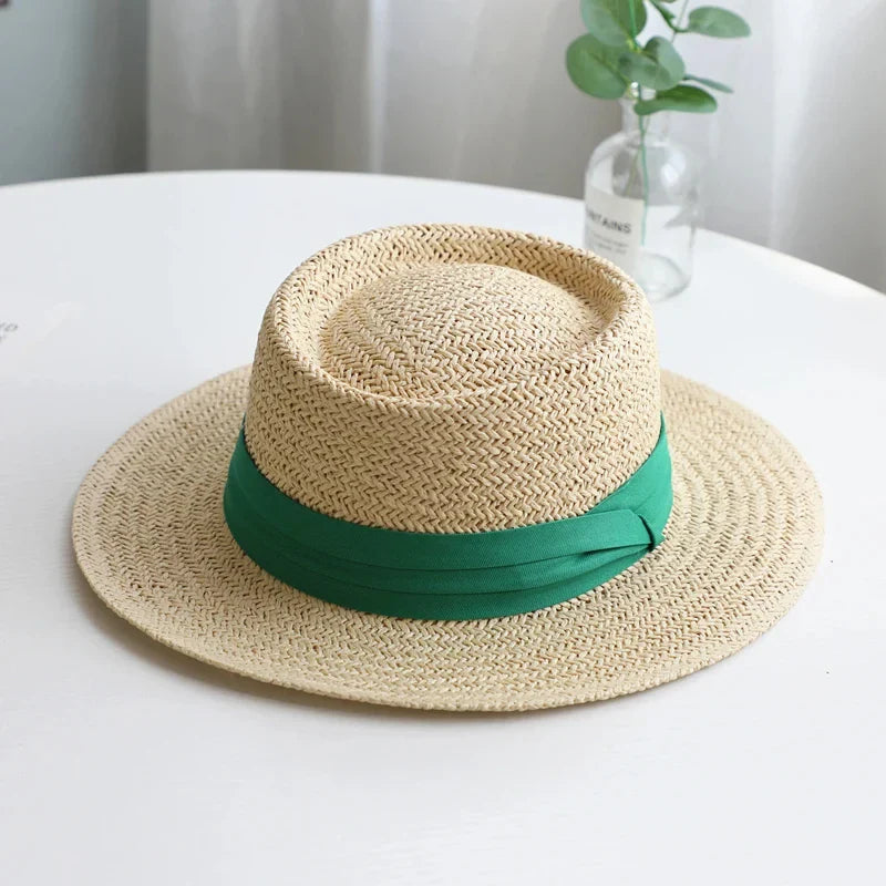 Détail de la calotte plate du chapeau canotier