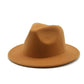 Vue latérale d'un Fedora avec bord de 8 cm
