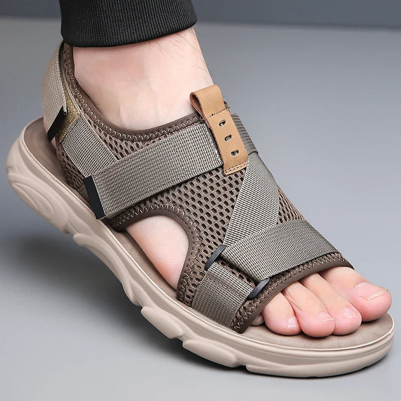 Sandales homme avec système de fermeture facile à scratch