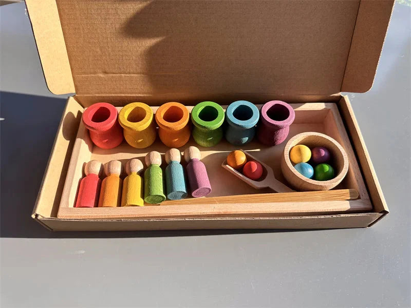 Vue rapprochée des pots en bois avec boules assorties