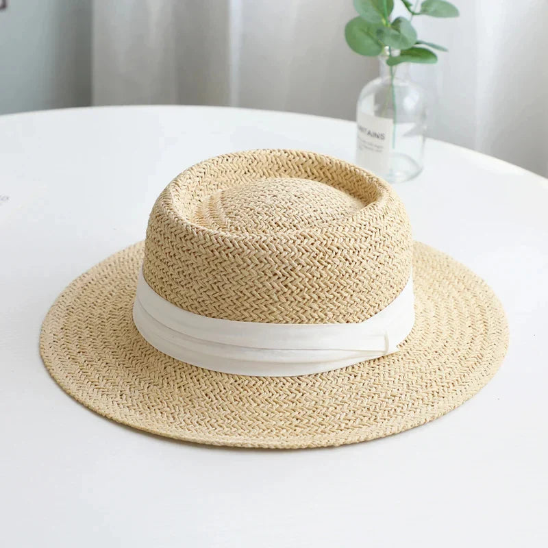 Ruban contrastant sur chapeau, style raffiné