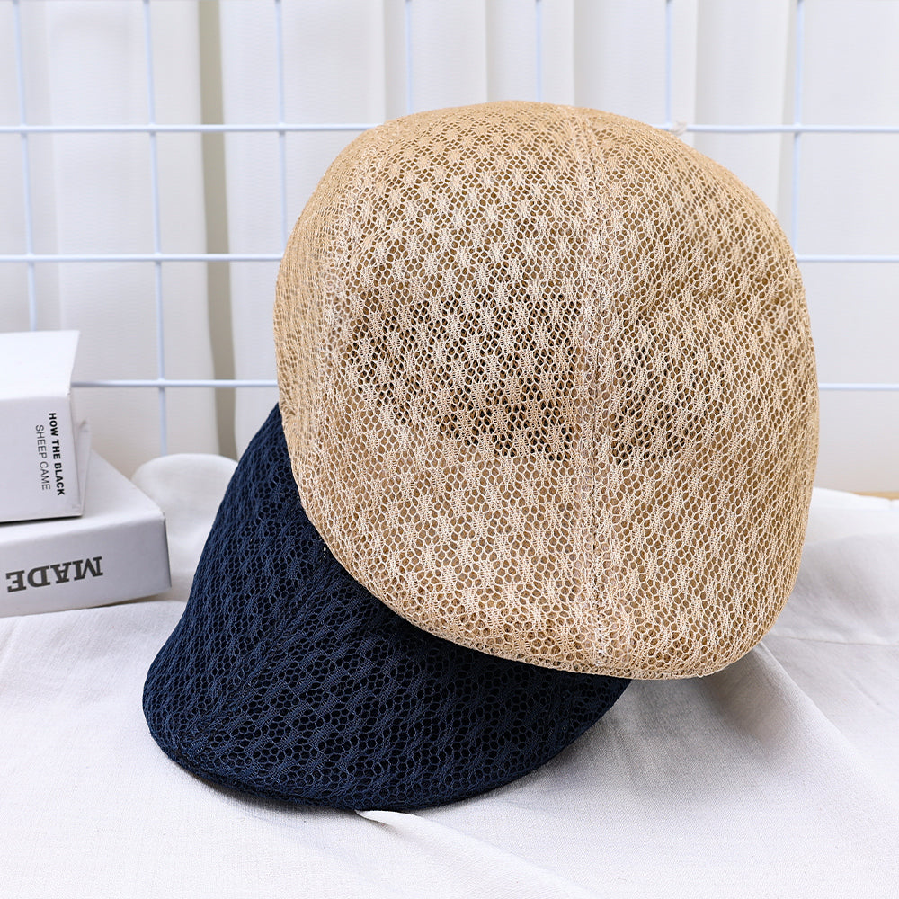 Gros plan sur un béret noir avec texture en feutre