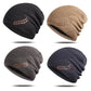 Vue rapprochée du bonnet en tricot doux et respirant