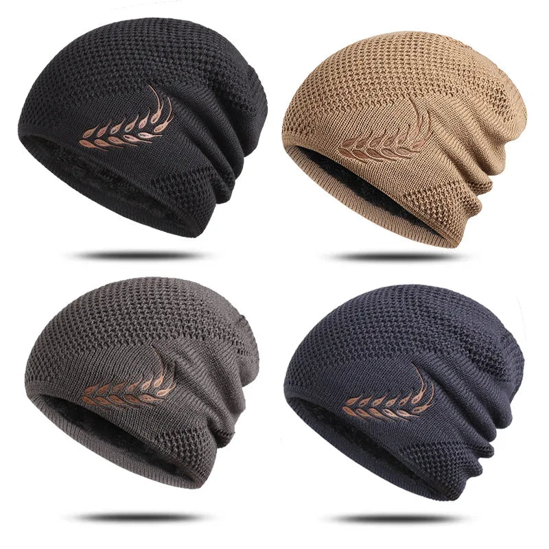 Vue rapprochée du bonnet en tricot doux et respirant
