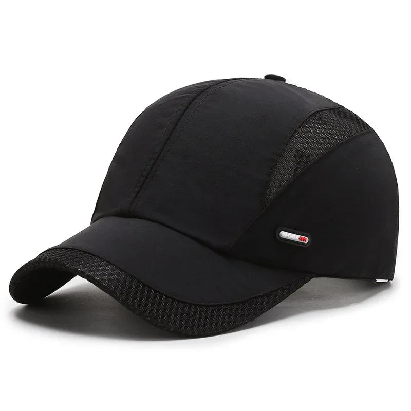 Casquette vue de dessus, mettant en avant le design aéré