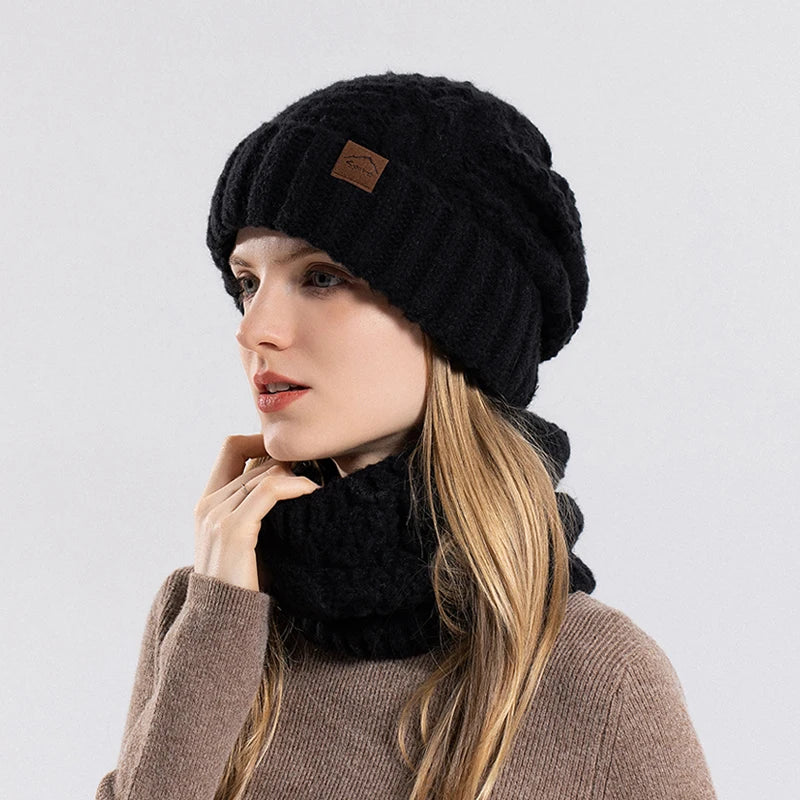 Ensemble bonnet et écharpe en maille torsadée beige