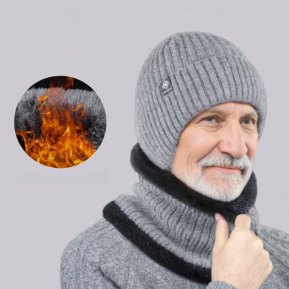 Bonnet en maille côtelée avec doublure polaire visible