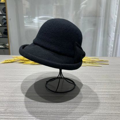 Chapeau cloche en tweed gris, style intemporel