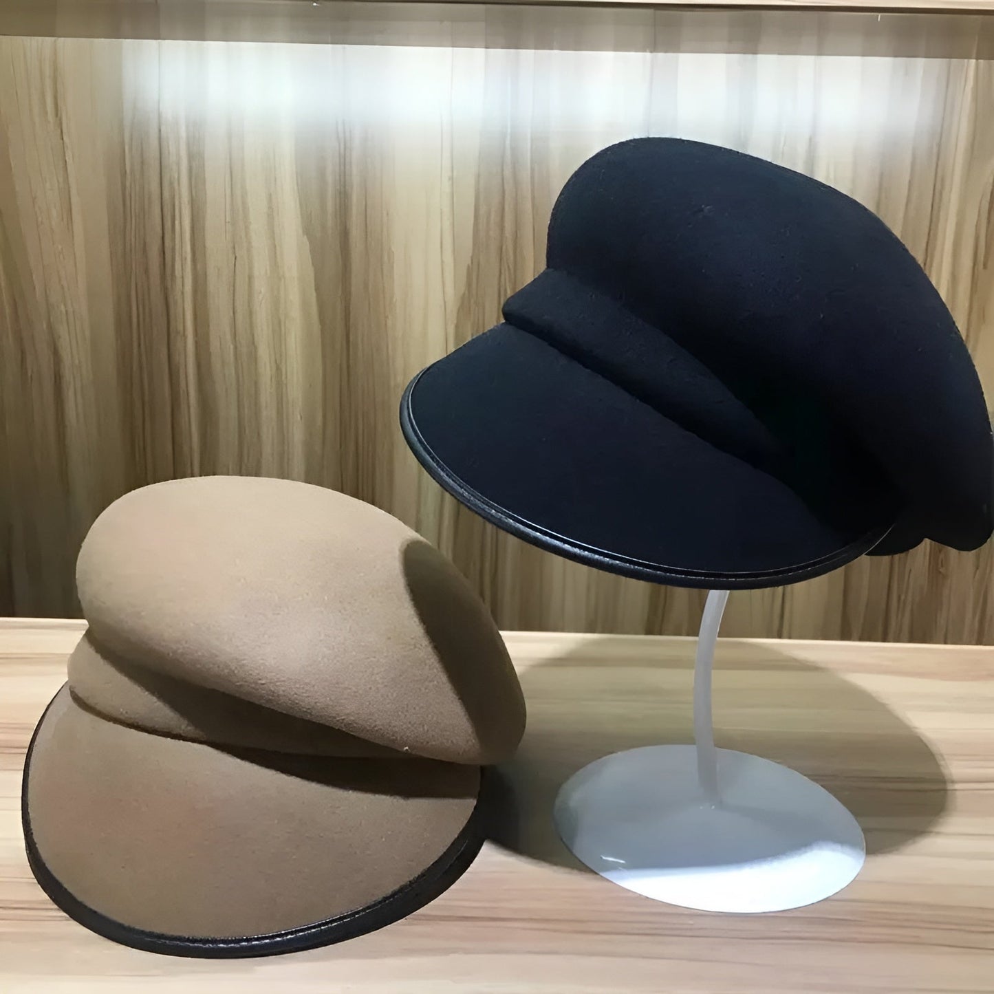 Gros plan sur un béret en laine avec texture détaillée