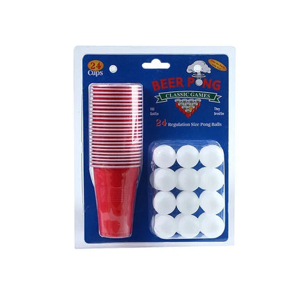 Gobelets rouges empilés prêts pour une partie de beer pong