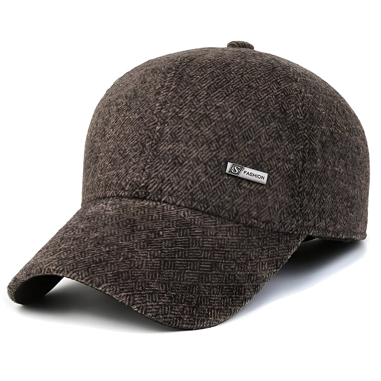 Casquette posée sur une surface, mettant en valeur sa structure solide