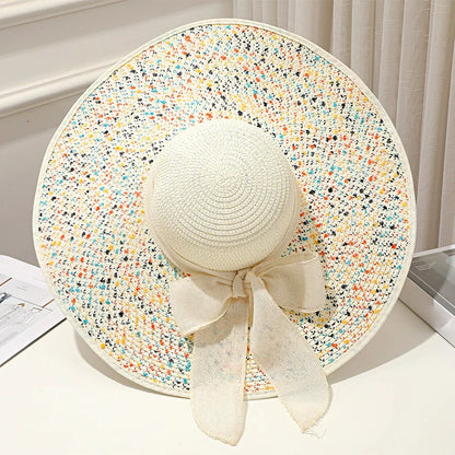 Vue latérale d'un chapeau de paille avec large bord
