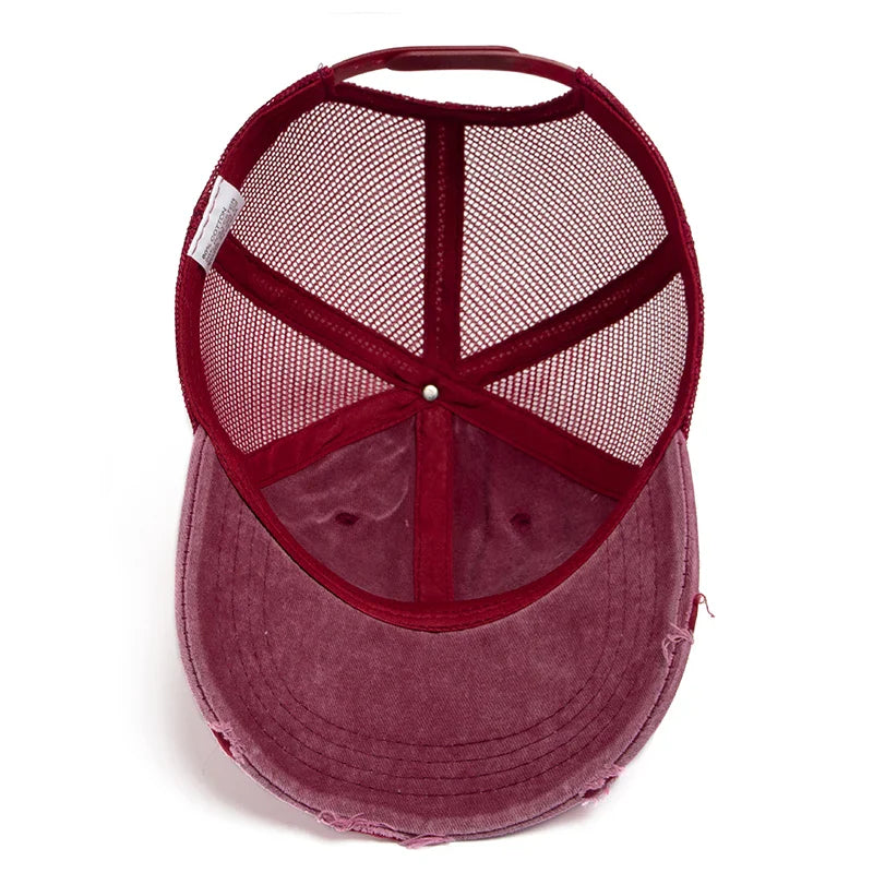 Gros plan sur la texture usée de la casquette vintage
