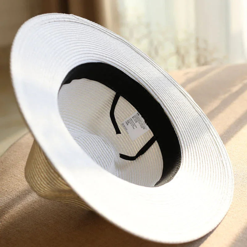 Chapeau Panama sur mannequin, allure élégante