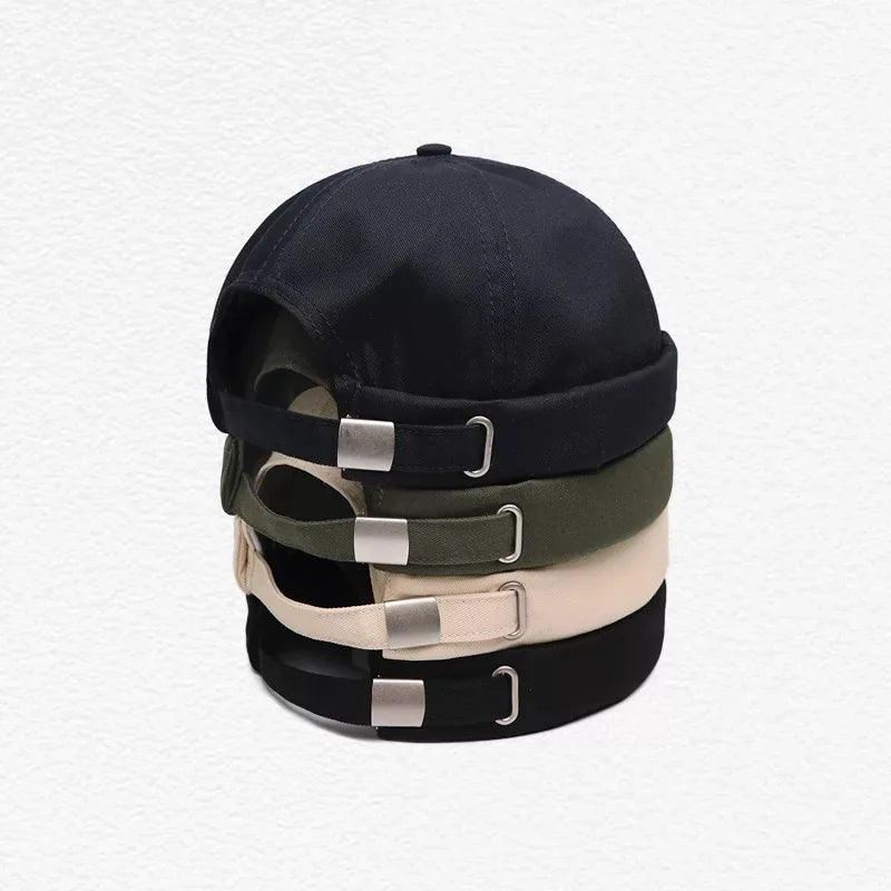Vue de profil d'un bonnet kaki minimaliste