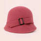 Chapeau cloche rouge vif avec bordure contrastante