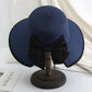Chapeau de paille en gros plan, texture naturelle
