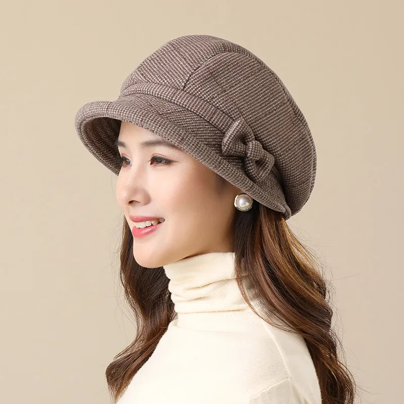 Béret élégant en tissu, détail sur la couture