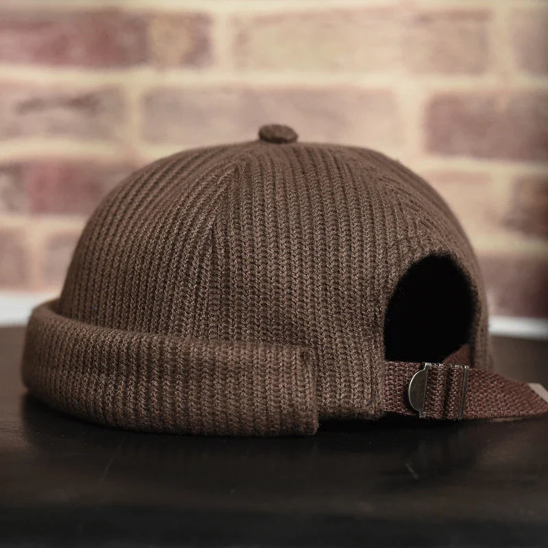 Vue arrière du bonnet, sangle bien visible