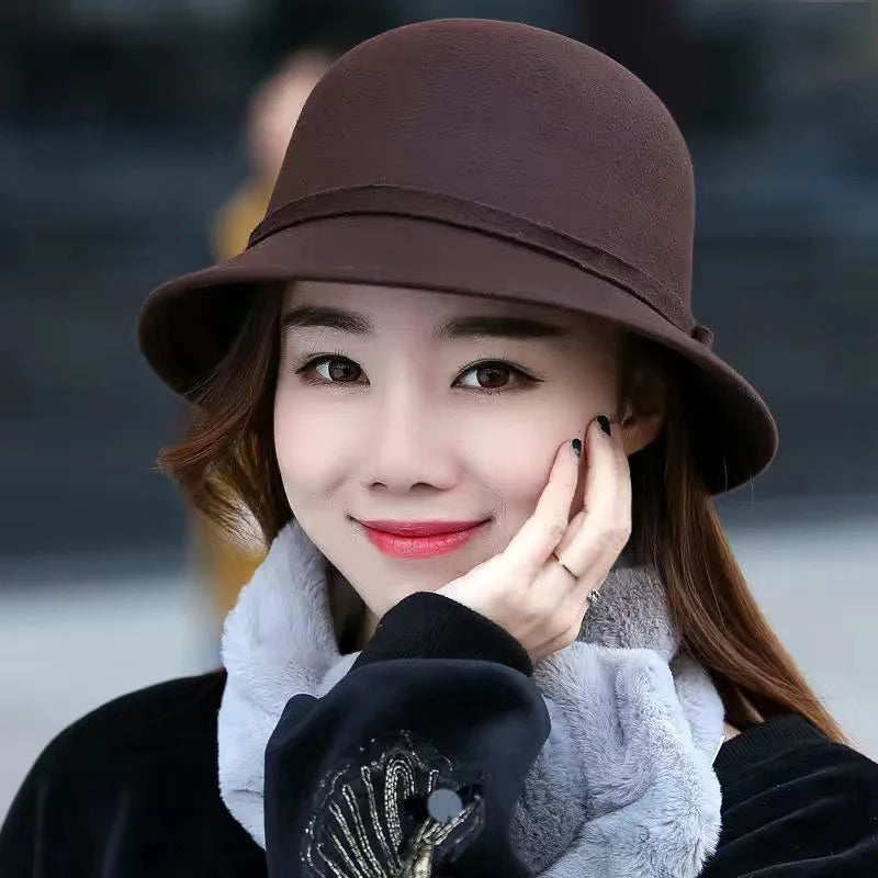 Vue de dessus d'un chapeau cloche, détails du bord