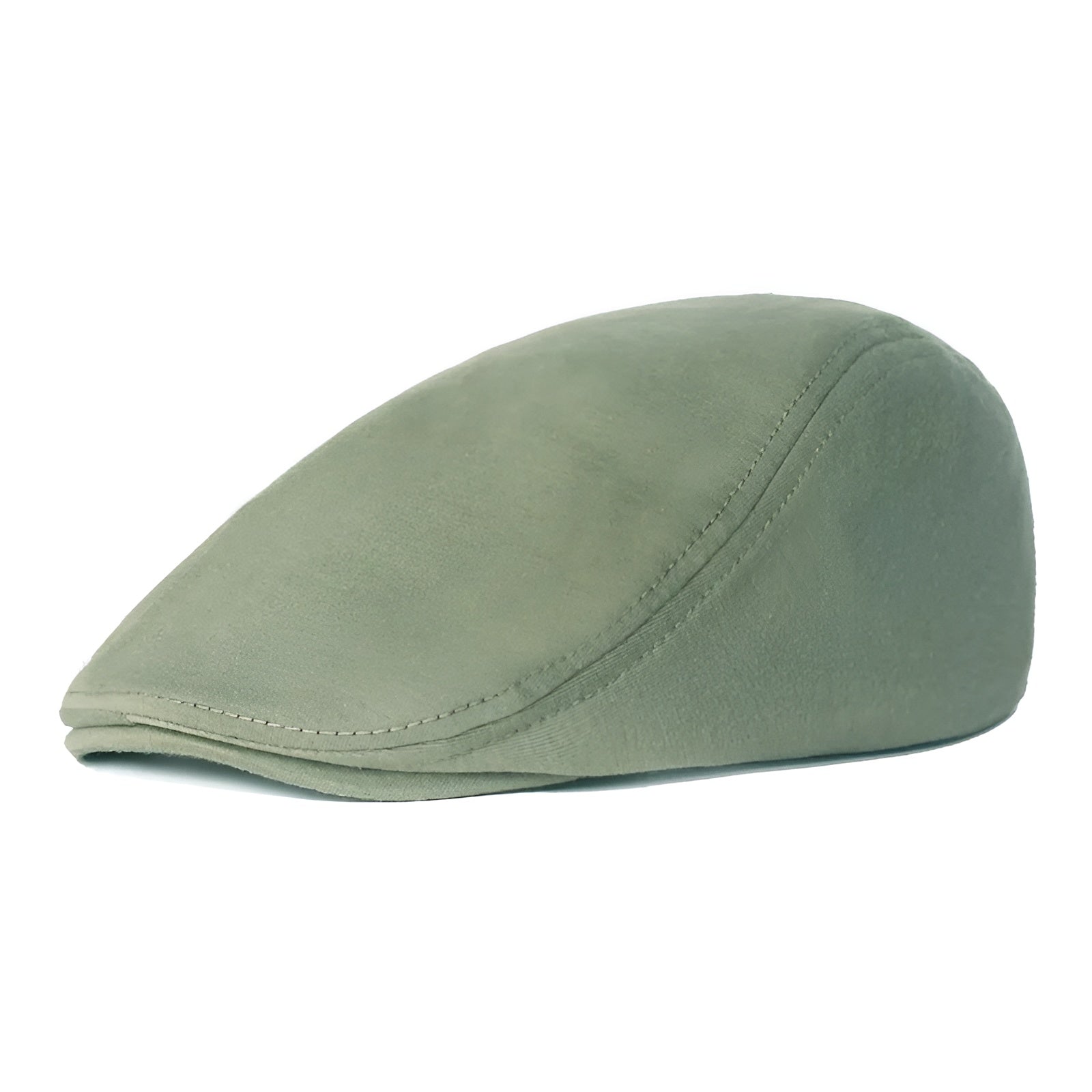 Homme en extérieur portant un béret, style urbain affirmé