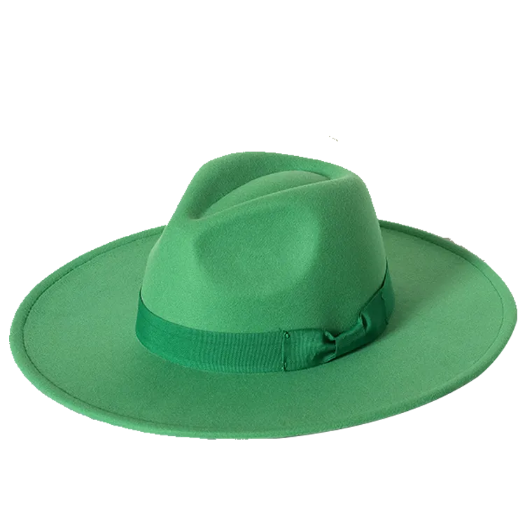 Chapeau Fedora en coton, exposé sur un présentoir