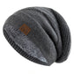 Détail du bord côtelé d'un bonnet noir