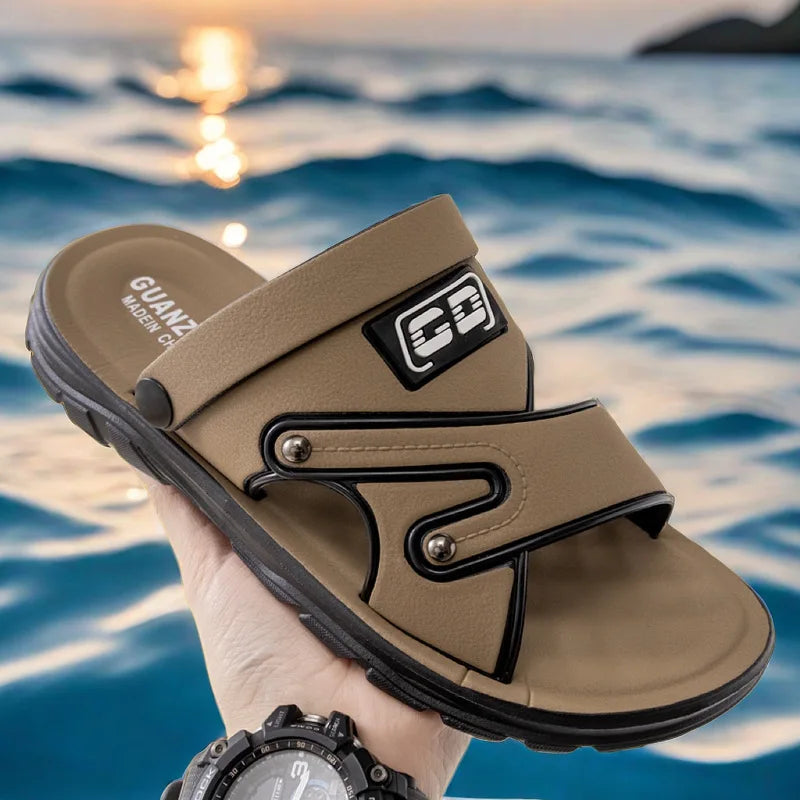 Vue latérale de sandales confortables pour homme