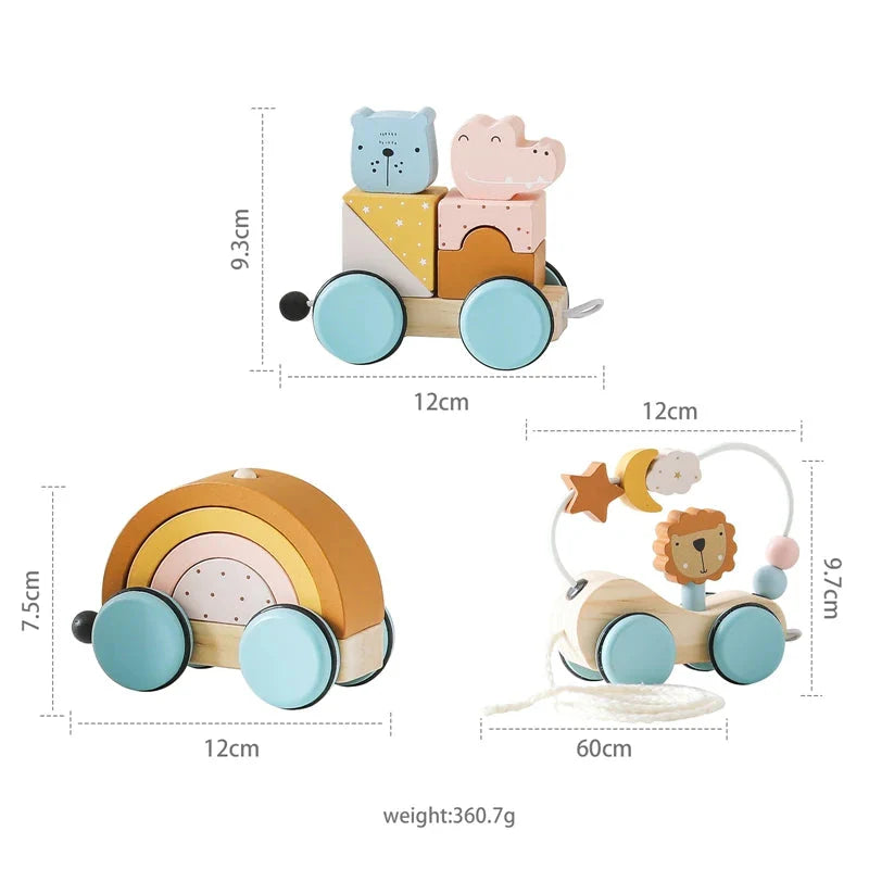 Train en bois sur une table, blocs multicolores visibles