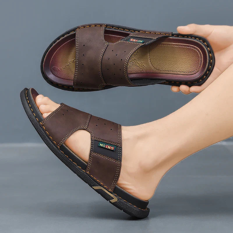 Sandales homme avec design croisé et semelle antidérapante