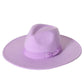 Chapeau en coton avec motifs complexes, éclairage doux