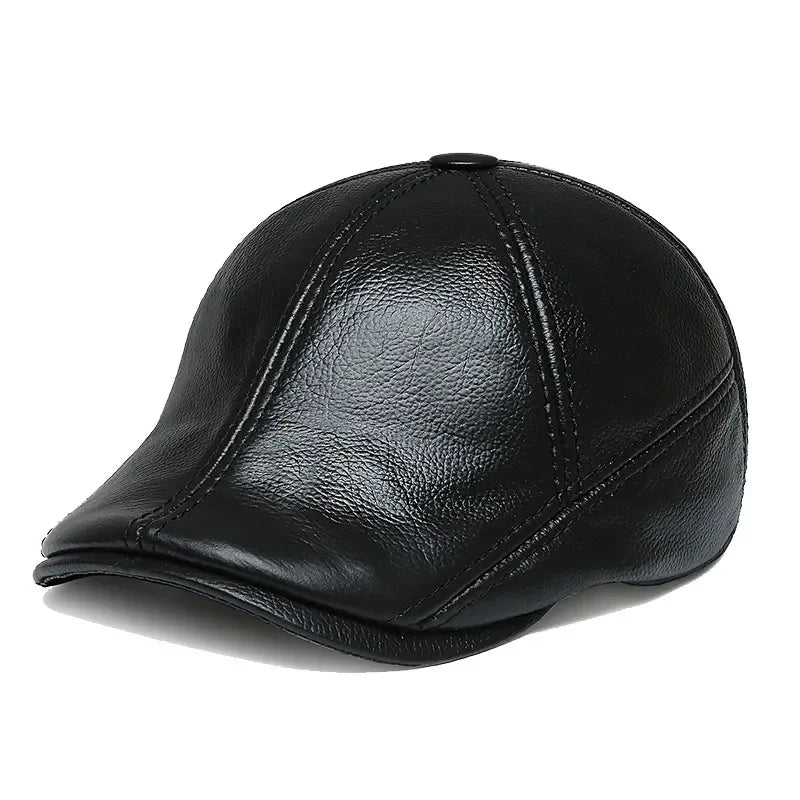 Homme portant un béret en cuir, style urbain décontracté
