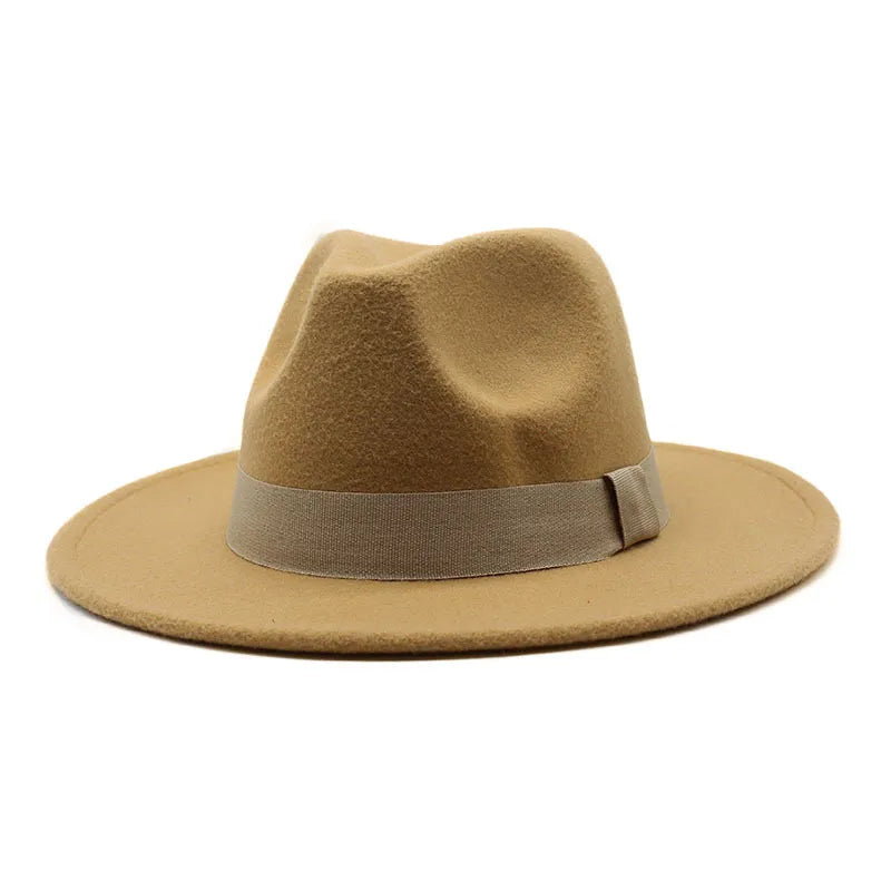 Chapeau en lin beige avec bord large