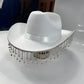 Vue latérale d'un chapeau cowboy en cuir